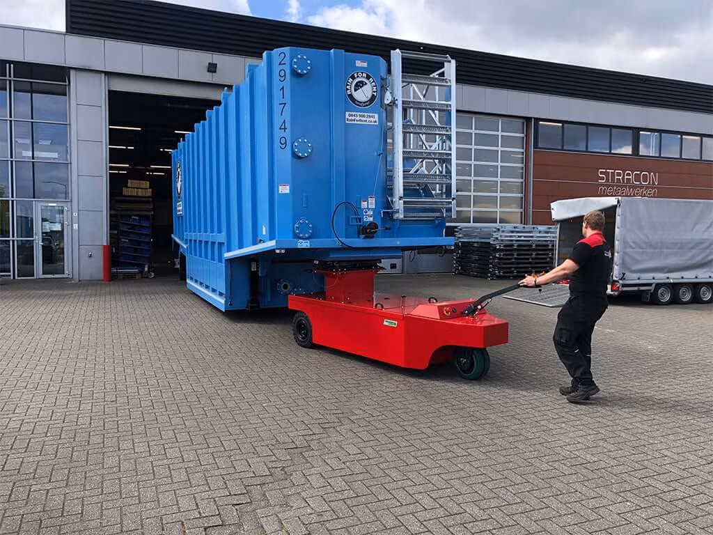 v move trailer mover 25t 3 37 V-Move 25T Semi Trailer Mover moving a semi trailer | Xerowaste.ca